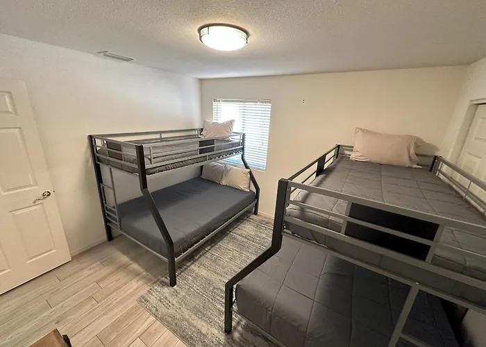 Grand Havasu Oasis With Custom Pool & Spa!