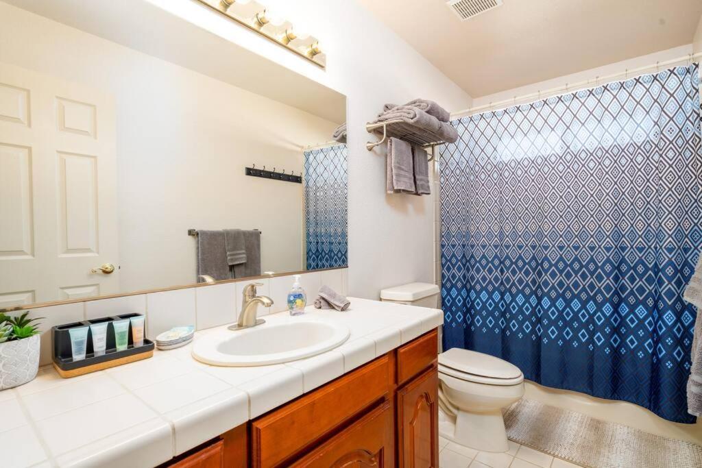 Grand Havasu Oasis With Custom Pool & Spa! Holiday home *